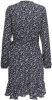 ONLY gebloemde wikkeljurk ONLCARLY donkerblauw/gebroken wit online kopen