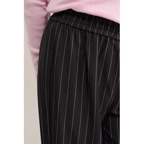 WE Fashion straight leg gestreepte pantalon zwart, foto 5