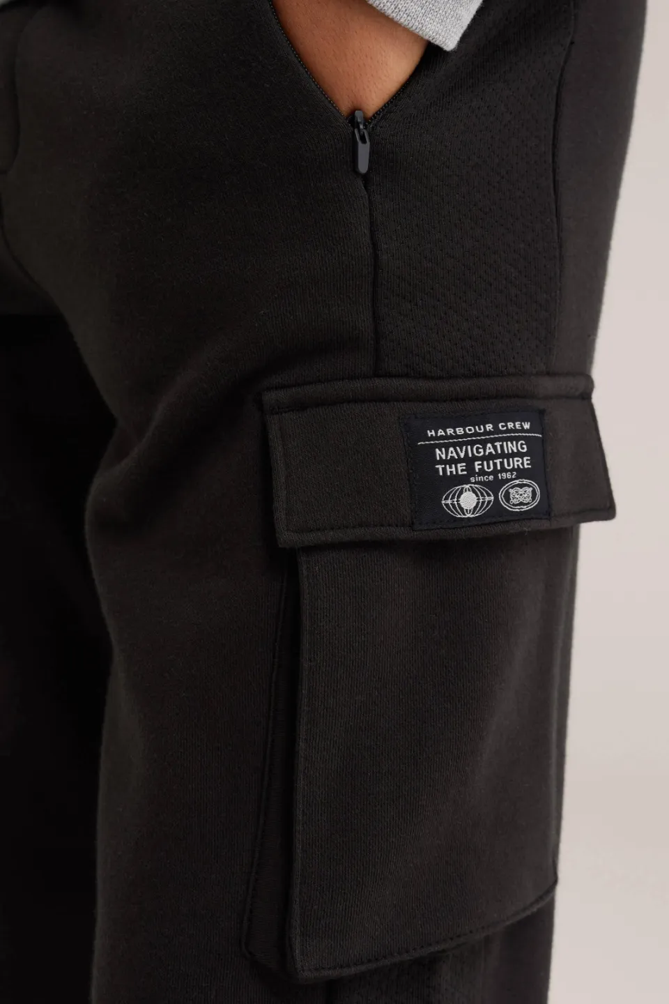 WE Fashion tapered cargobroek zwart, foto 4