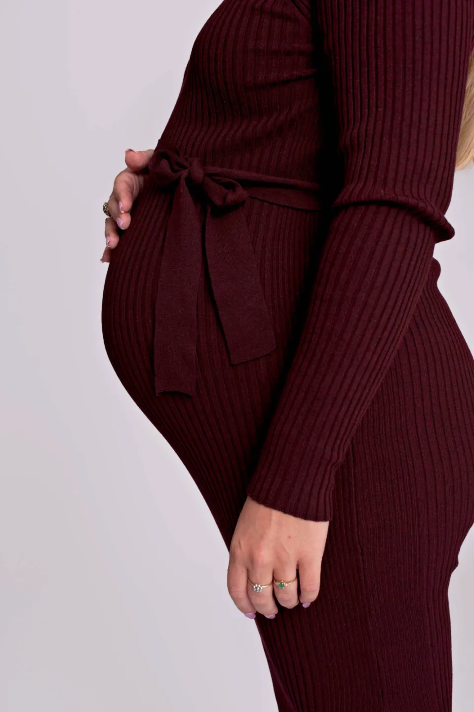LOVE2WAIT zwangerschaps midi jurk met ceintuur donkerrood burgundy, foto 5
