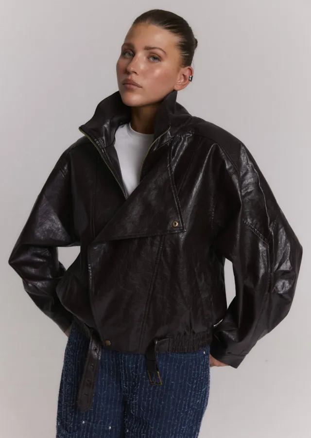 Refined Department imitatieleren bikerjas met ceintuur - donkerbruin