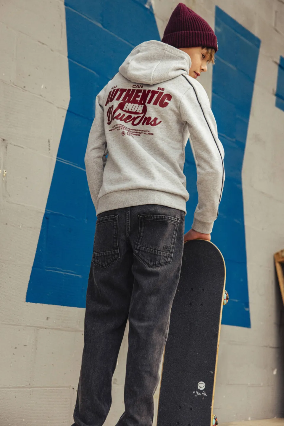 Indian Blue Jeans rechtvallende hoodie met backprint - grijs, foto 4