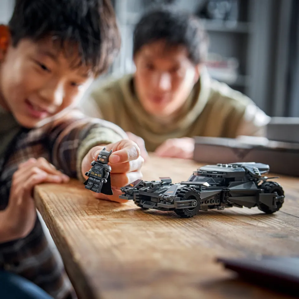 Lego Batman DC Batman Batman v Superman Batmobile Auto Speelgoed voor Kinderen 76331, foto 4
