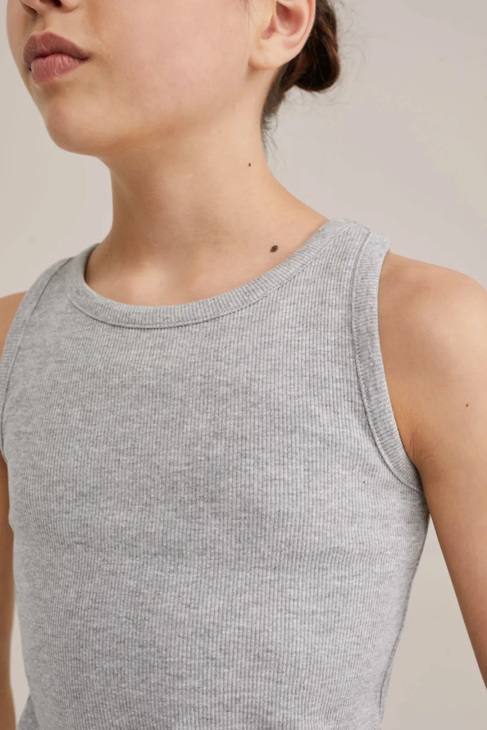WE Fashion ribgebreide mouwloze top grijs melange, foto 5