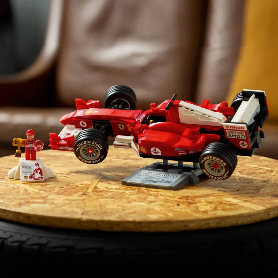 Lego Icons Ferrari F2004 en Michael Schumacher Modelauto 11375, foto 4