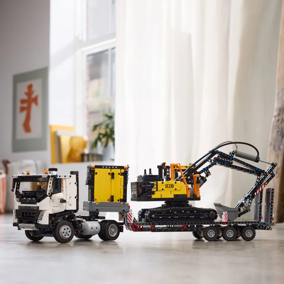 Lego Technic Volvo FMX truck & EC230 elektrische graafmachine Speelgoed voor Kinderen 42175, foto 3