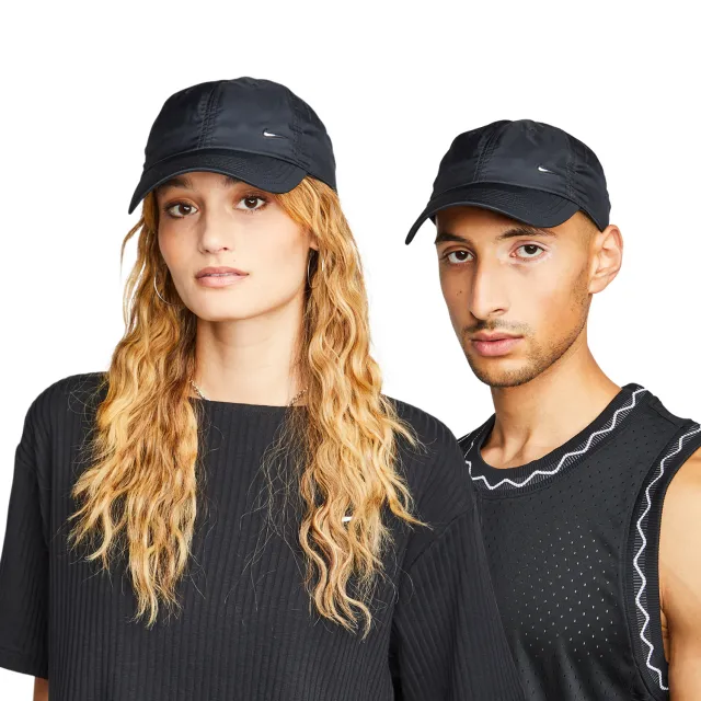 Nike Swoosh pet zwart