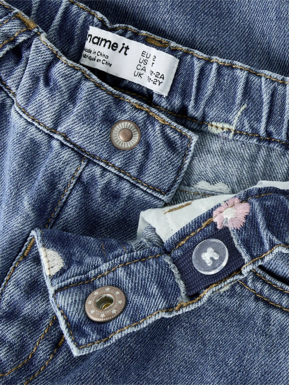 NAME IT MINI NMFBELLA regular waist barrel gebloemde jeans met borduursels - mediumblauw, foto 4