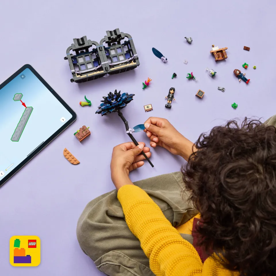 Lego Wednesday Zwarte dahlia 76784, foto 6