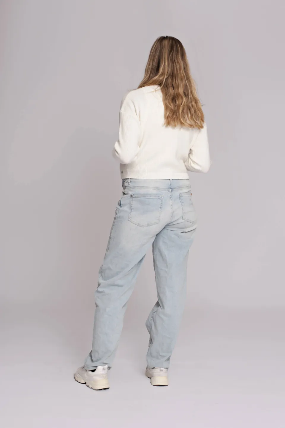 LOVE2WAIT zwangerschaps tapered jeans light blue denim, foto 3