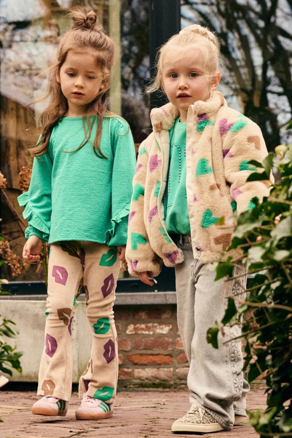 Daily7 faux fur jas met hartjes beige