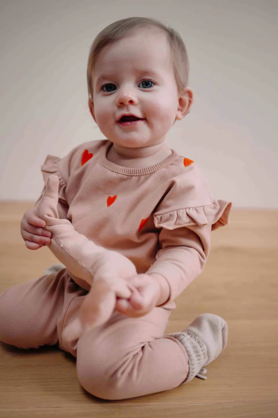 Riffle Amsterdam sweater met ruches en hartjes - lichtbruin/oranje, foto 3