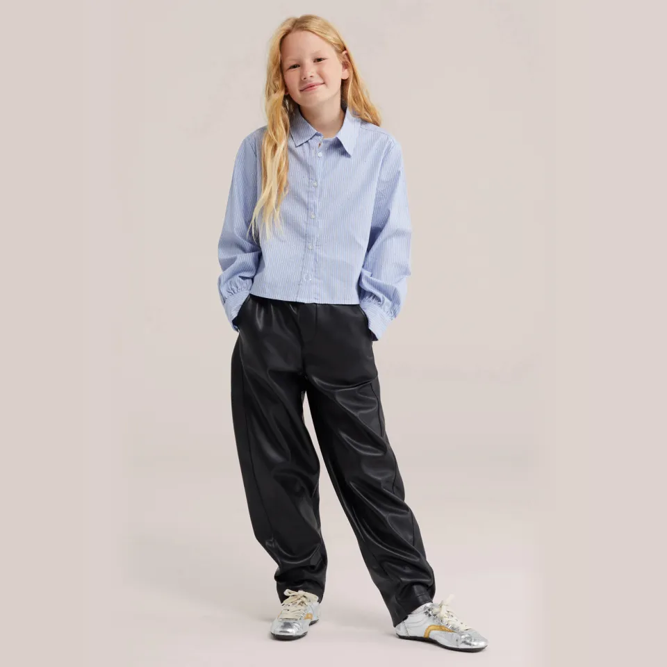 WE Fashion imitatieleren barrel broek zwart