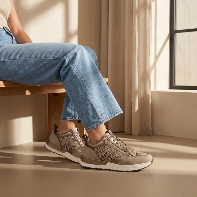 Tamaris lage sneakers taupe