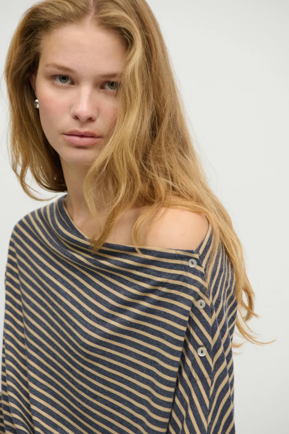 Mango Teen gestreepte longsleeve marineblauw zand, foto 5