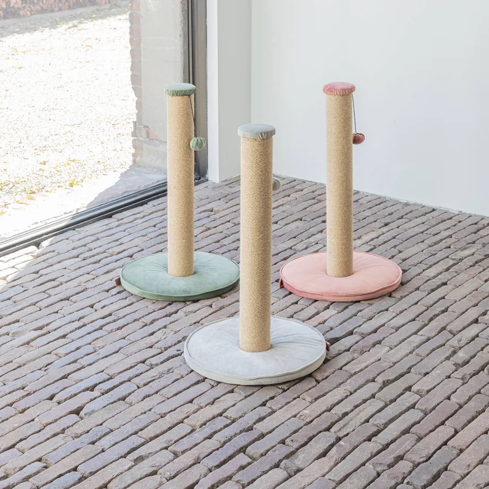 Designed by Lotte Yenna krabpaal groen, foto 6