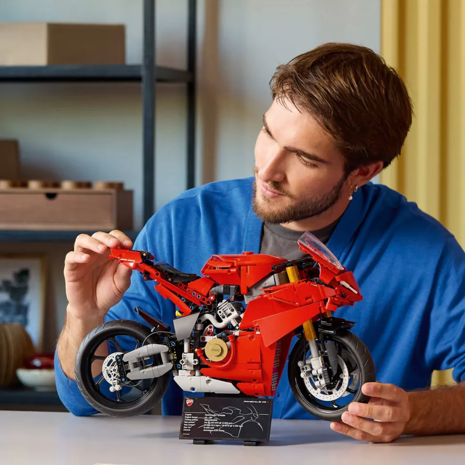 Lego Ducati Panigale V4 S motor 42202, foto 6