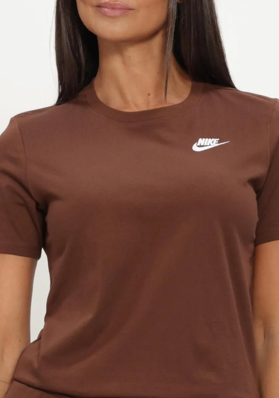Dames Tops & T-shirts Nike Sportswear Club Essentials - Bruin, foto 4