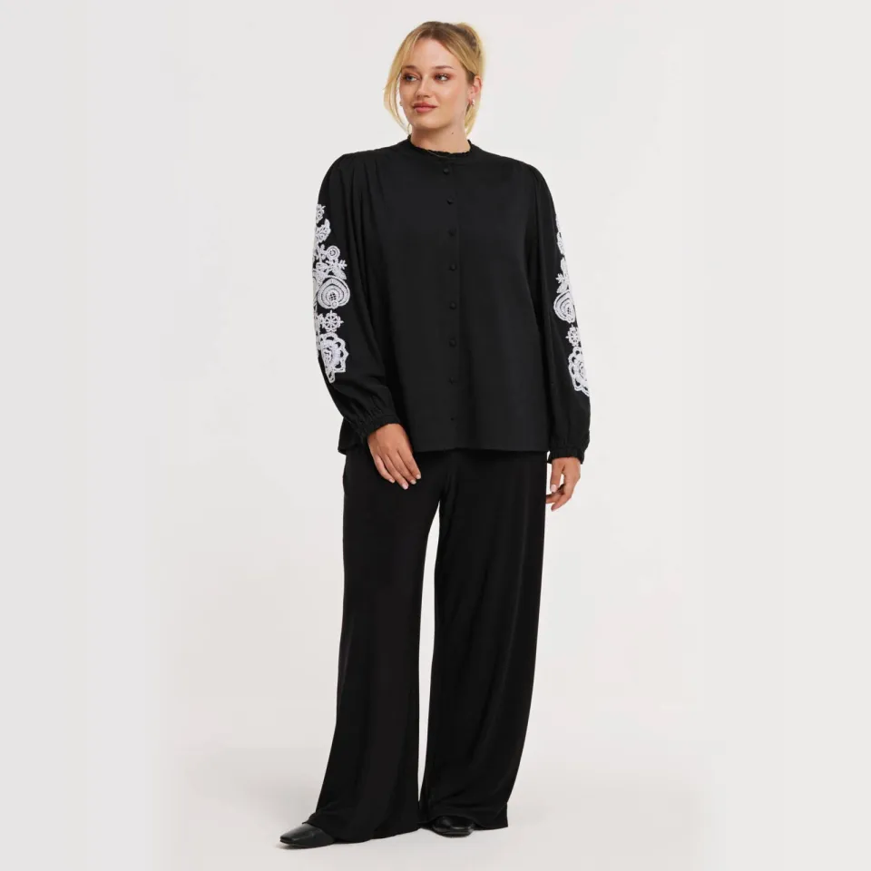 Yoek Twill blouse zwart
