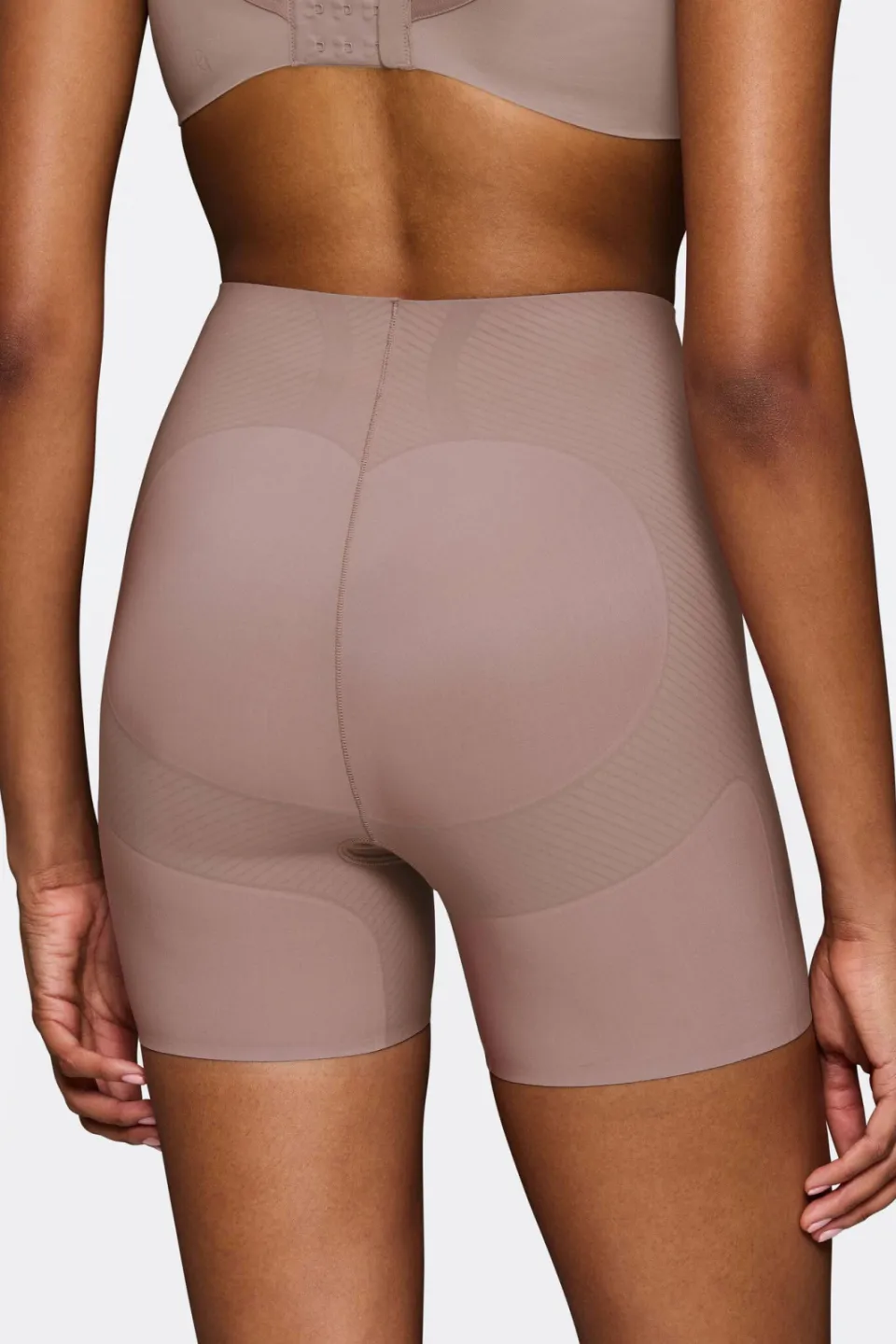 Triumph ILLUSION CURVE corrigerend broekje bruin, foto 3