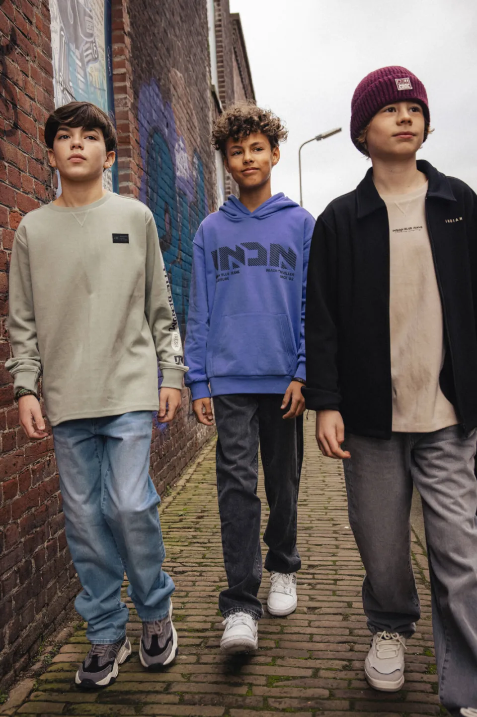 Indian Blue Jeans rechtvallende longsleeve groen Lichtgroen