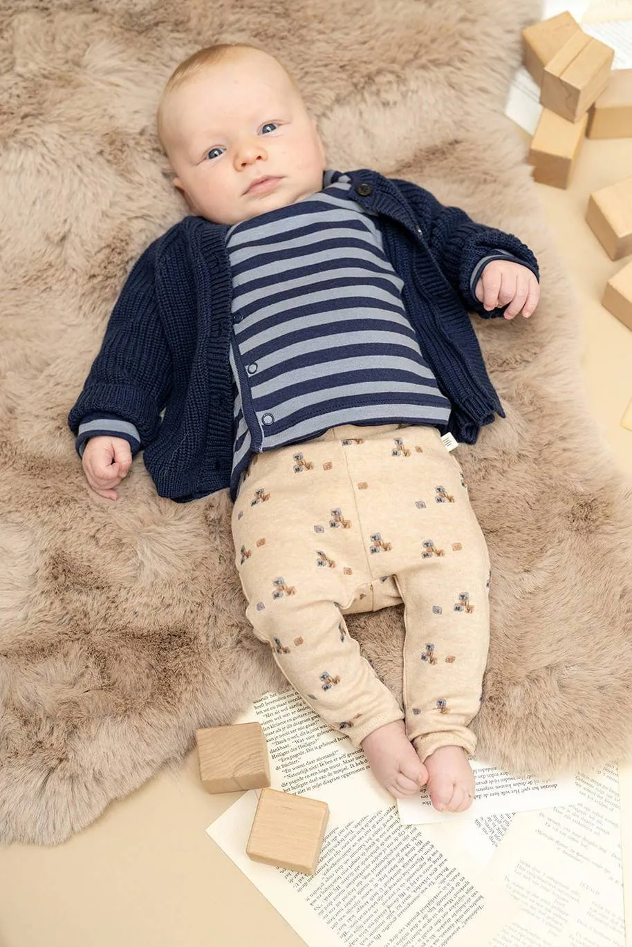 A Tiny Story gestreepte longsleeve donkerblauw