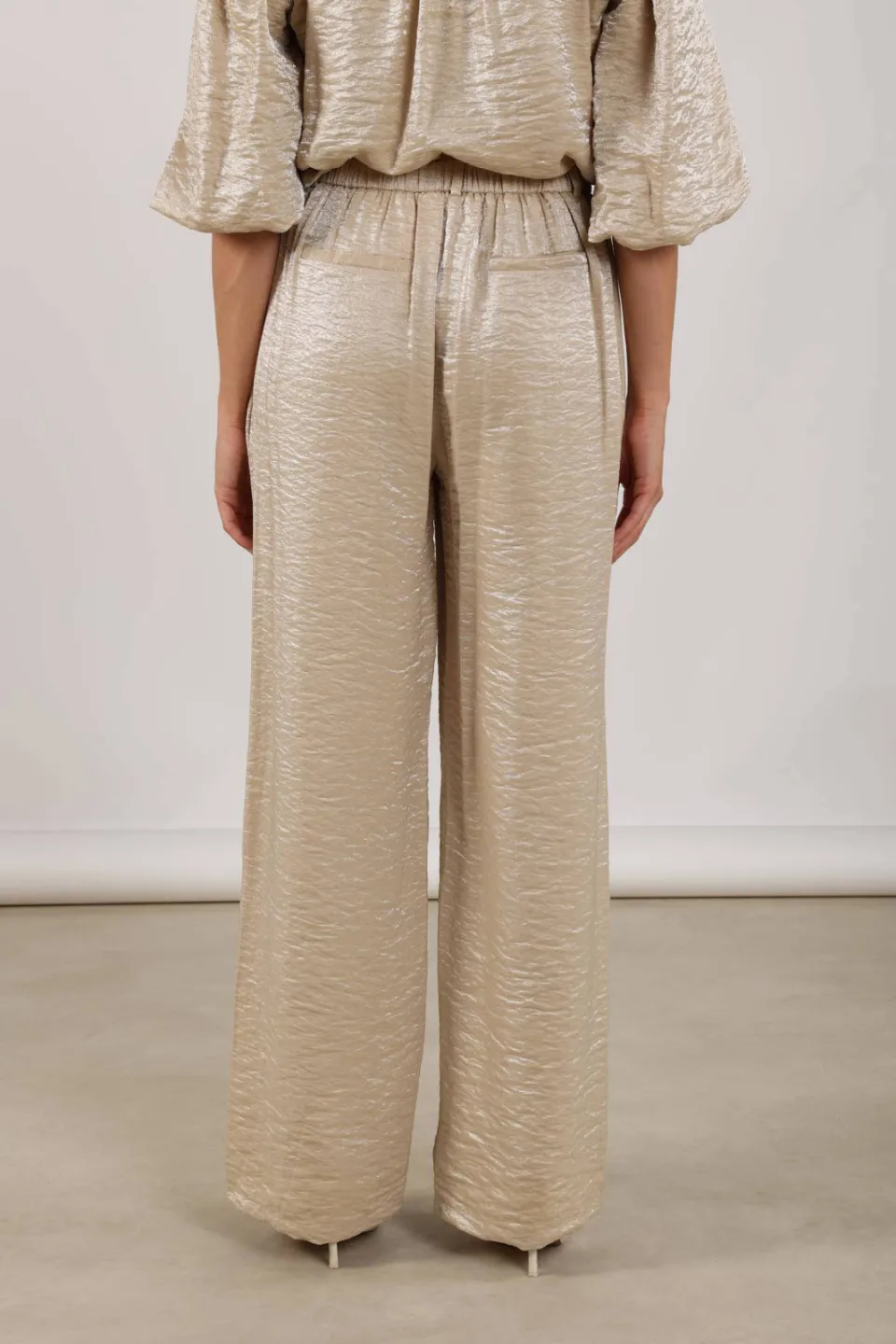 NUKUS satijnen straight high waist broek zand, foto 7