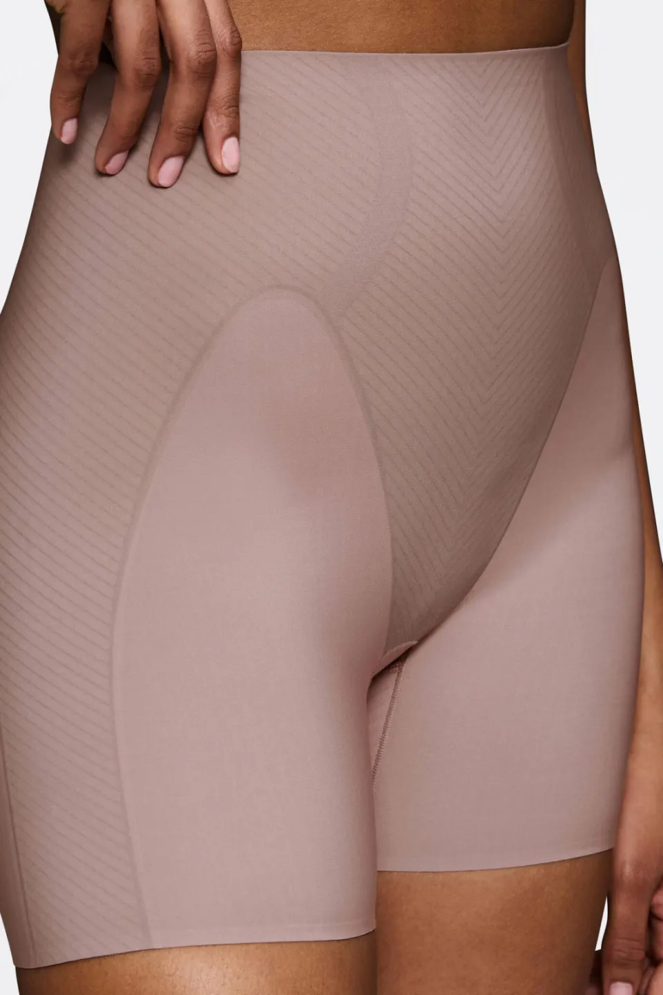Triumph ILLUSION CURVE corrigerend broekje bruin, foto 5