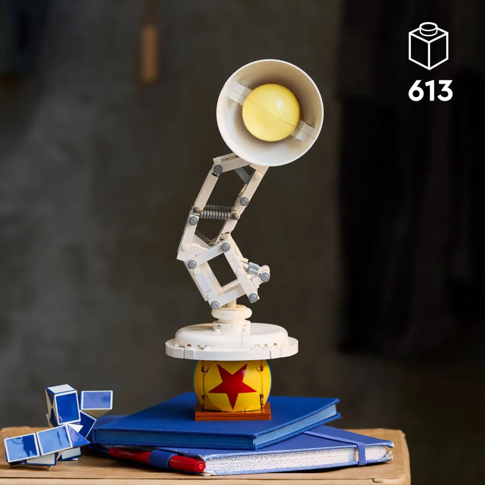 Lego IDEAS Disney Pixar Luxo Jr. Displaymodel 21357, foto 2