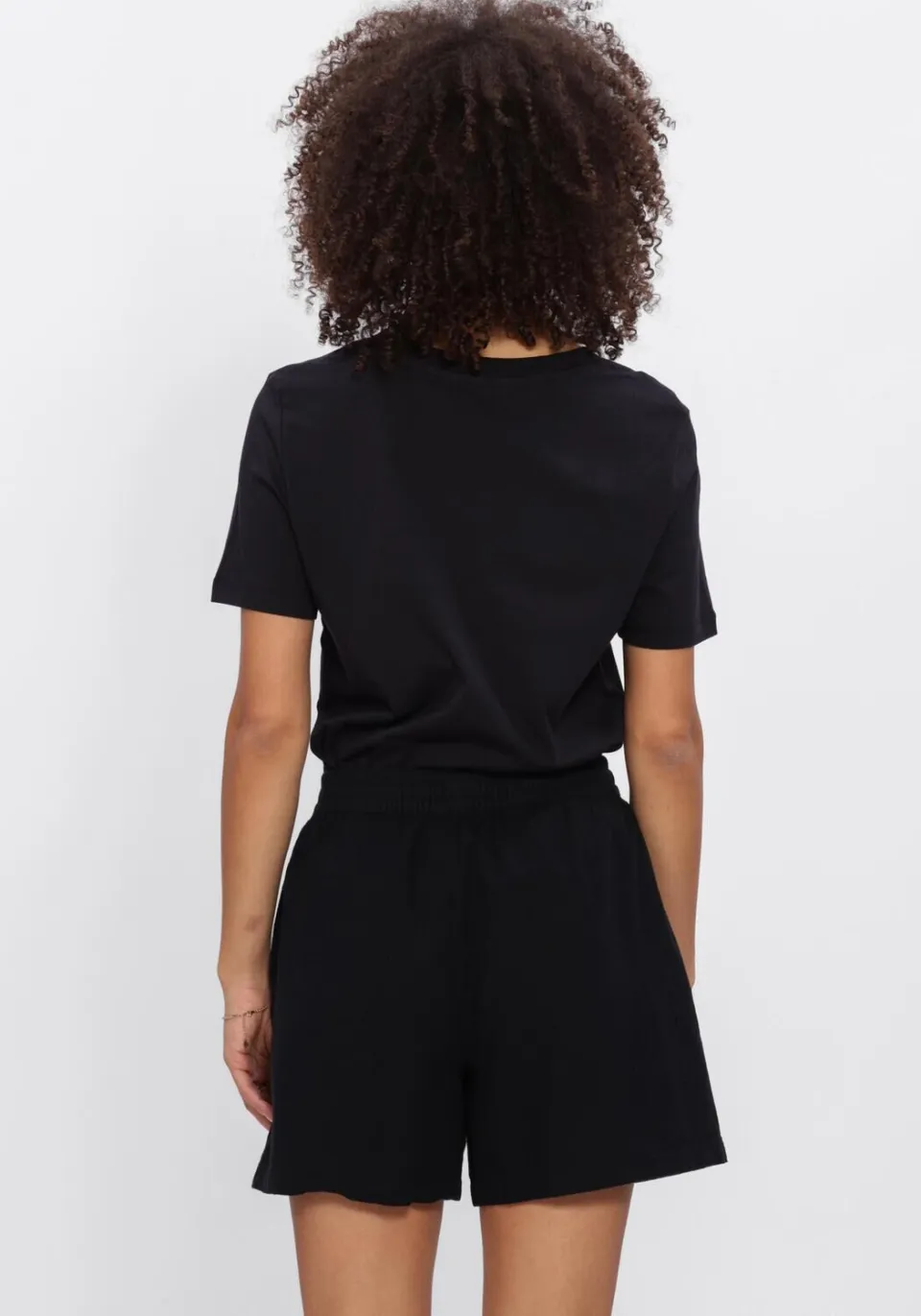 Selected SLFESSENTIAL V-neck t-shirt zwart, foto 3