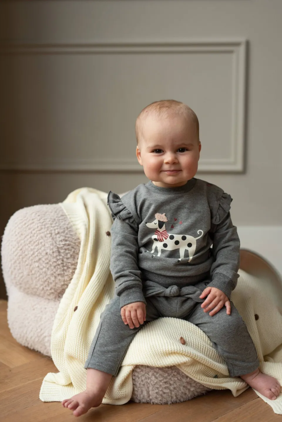 Dirkje rechtvallende sweater met ruches en print - grijs, foto 4