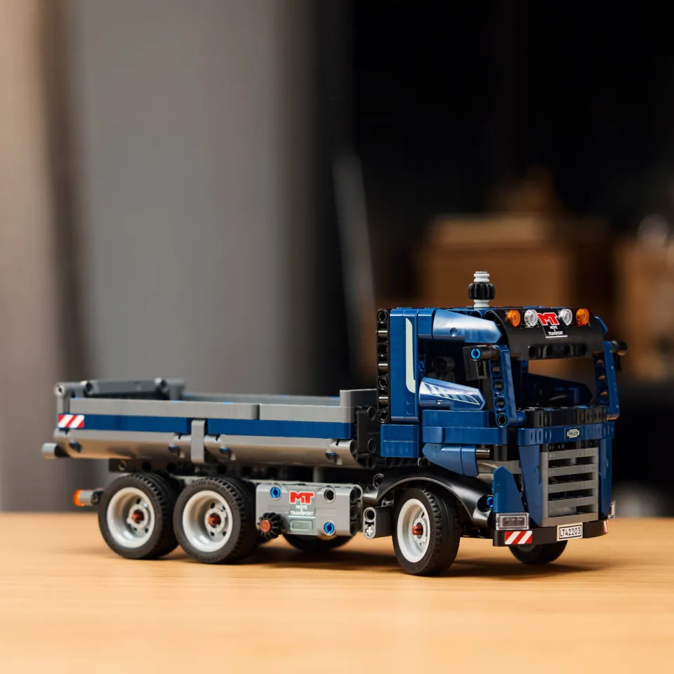 Lego Technic Vrachtwagen met kiepfunctie speelgoed 42203, foto 3