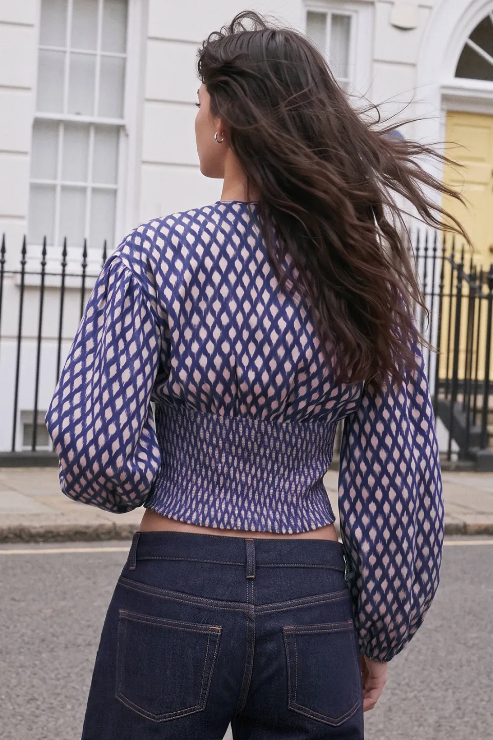 Mango TEEN cropped blousetop met smockwerk roze/blauw, foto 4