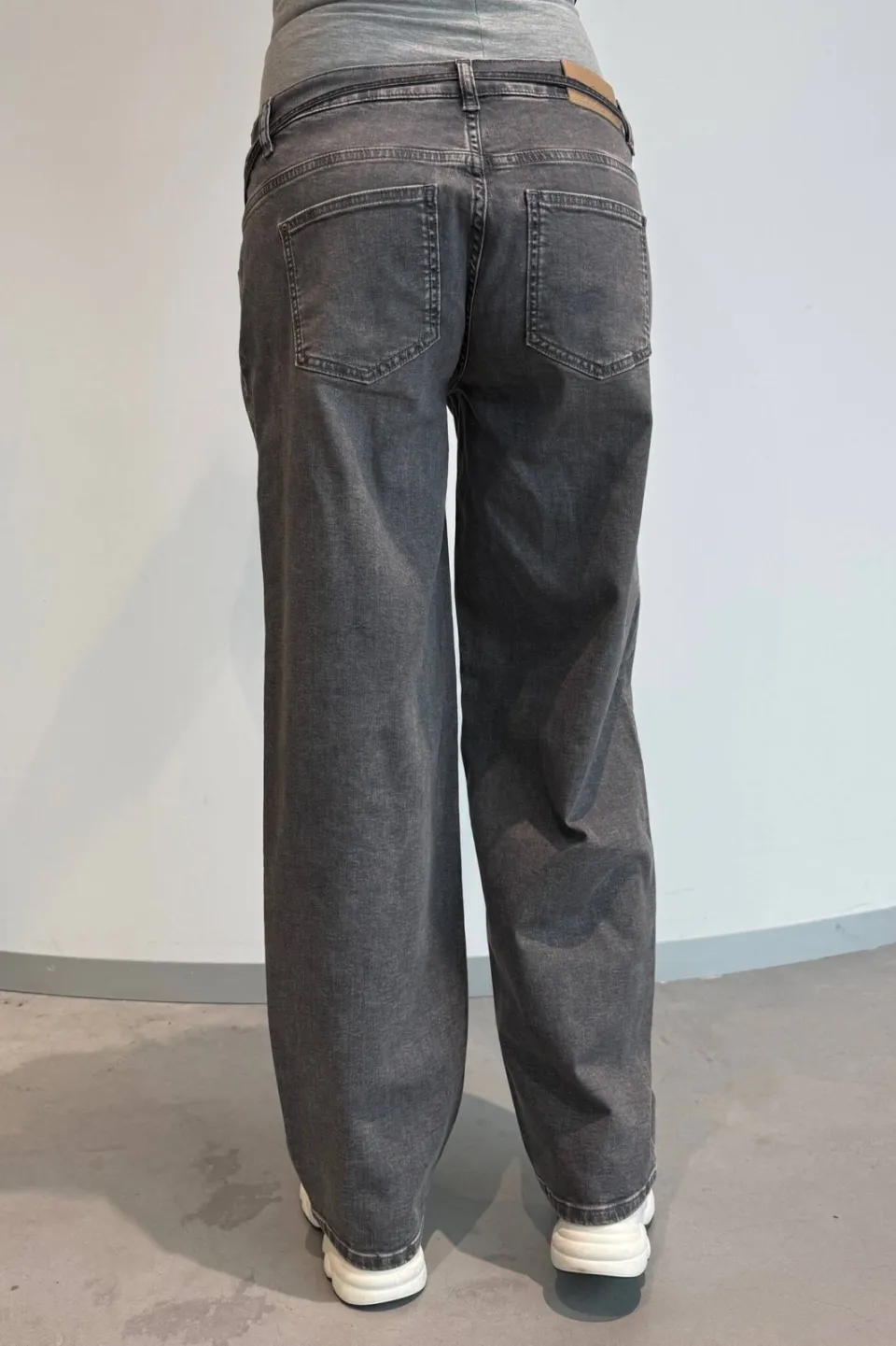 LOVE2WAIT regular waist tapered zwangerschapsjeans grey denim, foto 4