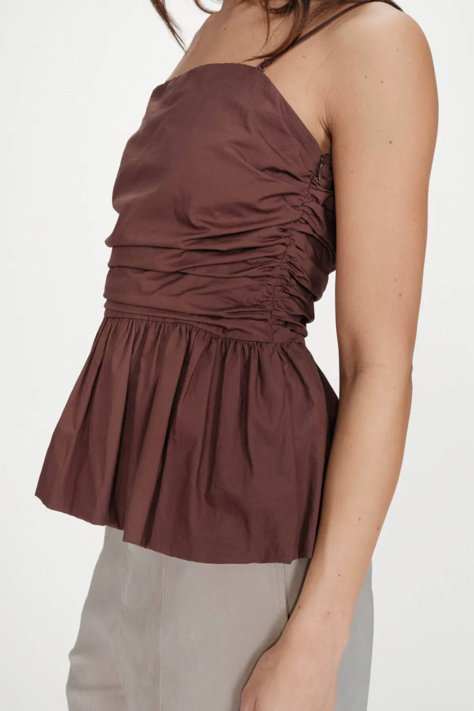 Grace & Mila mouwloze top donkerbruin, foto 7
