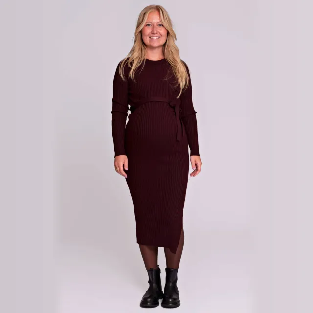 LOVE2WAIT zwangerschaps midi jurk met ceintuur donkerrood Burgundy