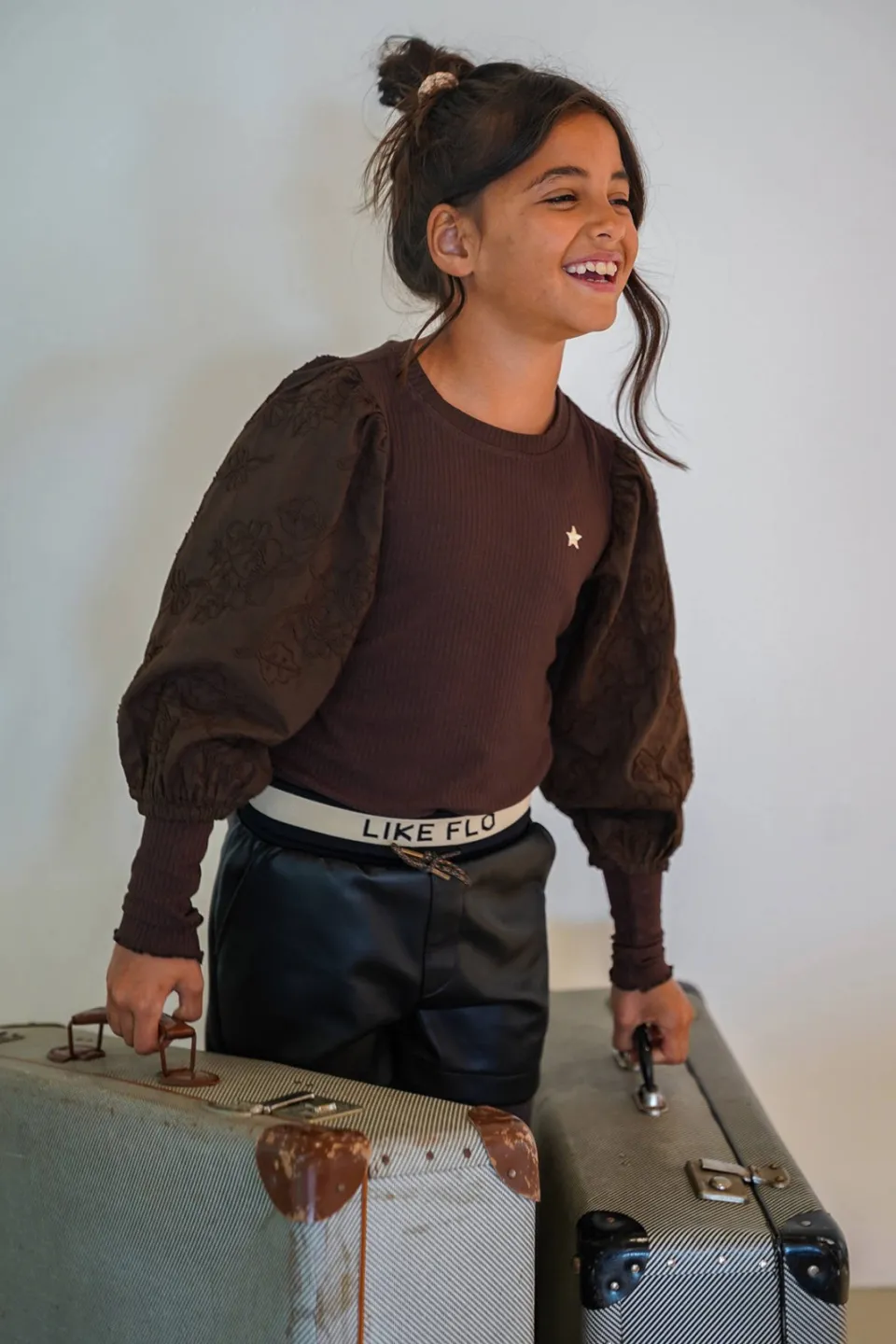 Like Flo Eloise getailleerde gebloemde blousetop donkerbruin Chocoladebruin