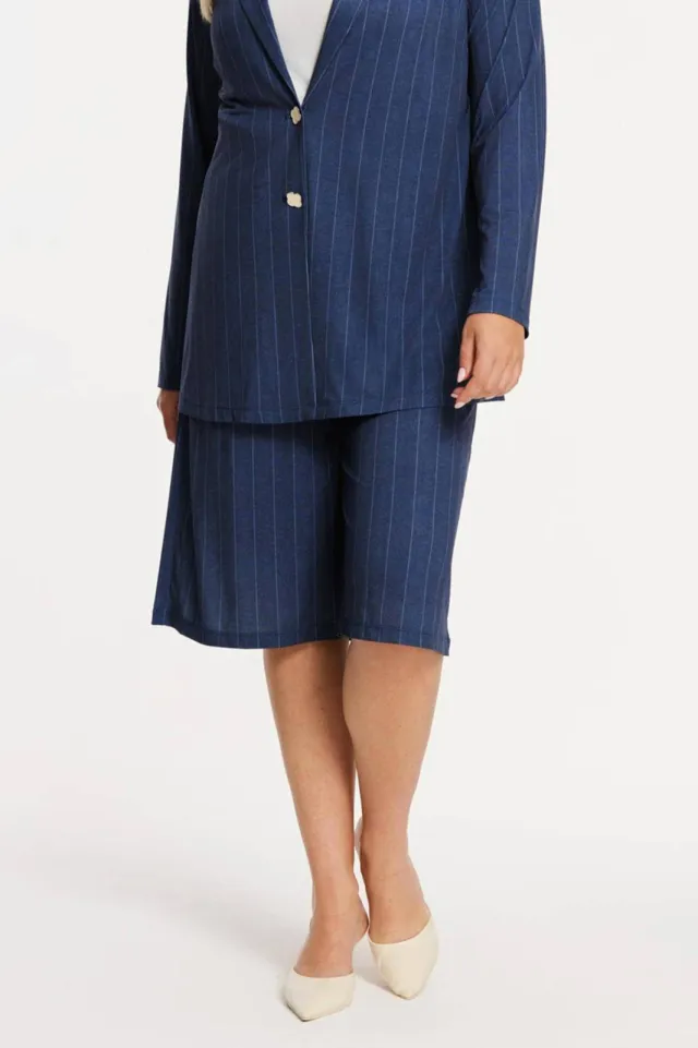Yoek wide leg bermuda met krijtstreep blauw, foto 3