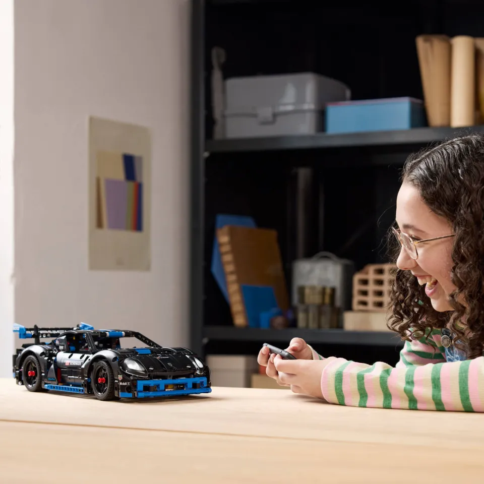 Lego Technic Porsche GT4 e-Performance racewagen, Op Afstand Bestuurbaar Auto Speelgoed 42176, foto 3