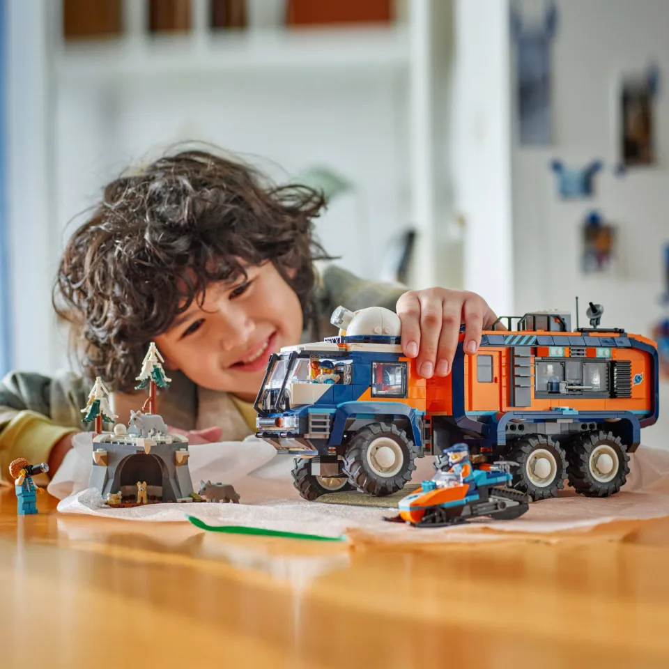 Lego City Laboratoriumtruck op de Noordpool Bouwset 60471, foto 2