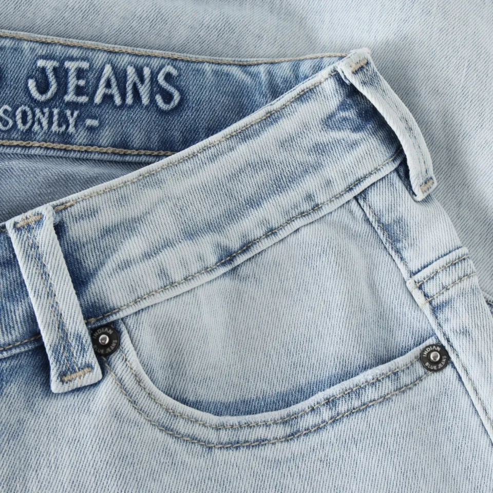 Indian Blue Jeans denim bermudashort lichtblauw, foto 3