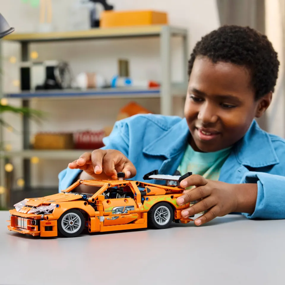 Lego Technic Fast and Furious Toyota Supra MK4 set 42204, foto 2