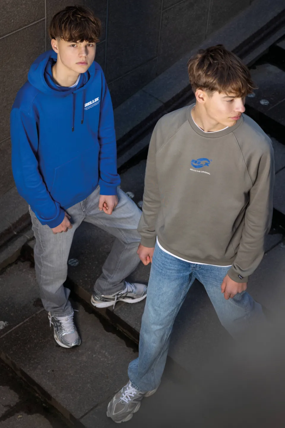 Rellix rechtvallende sweater met backprint - blauw Kobaltblauw