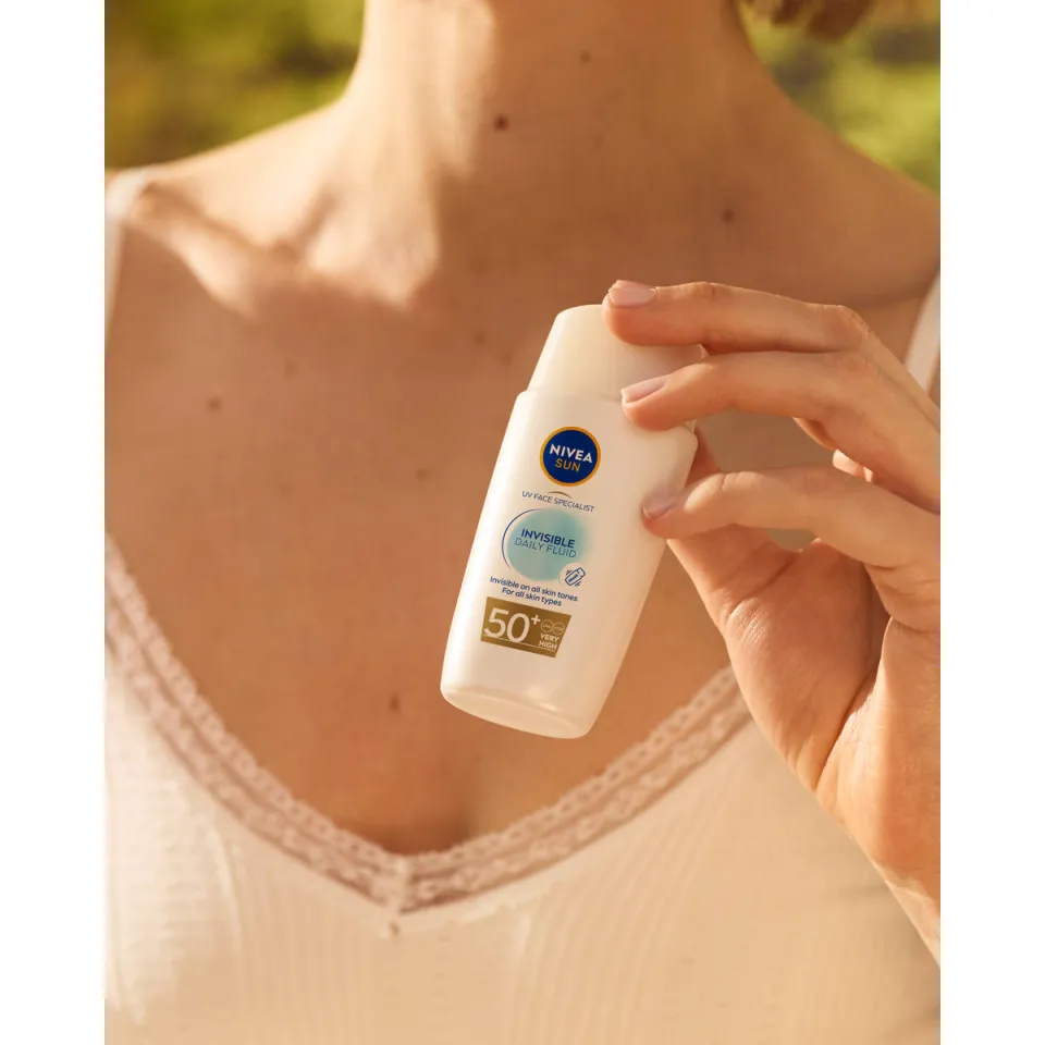 Nivea Sun Invisible daily fluid SPF50+ gezicht, foto 3
