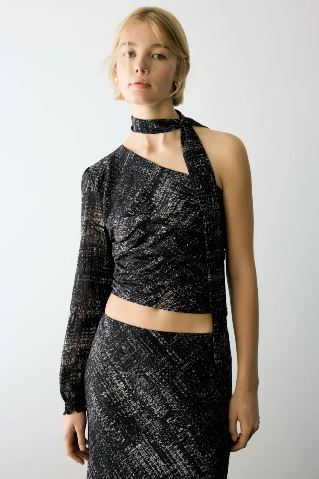 Mango TEEN one shoulder cropped top zwart, foto 3