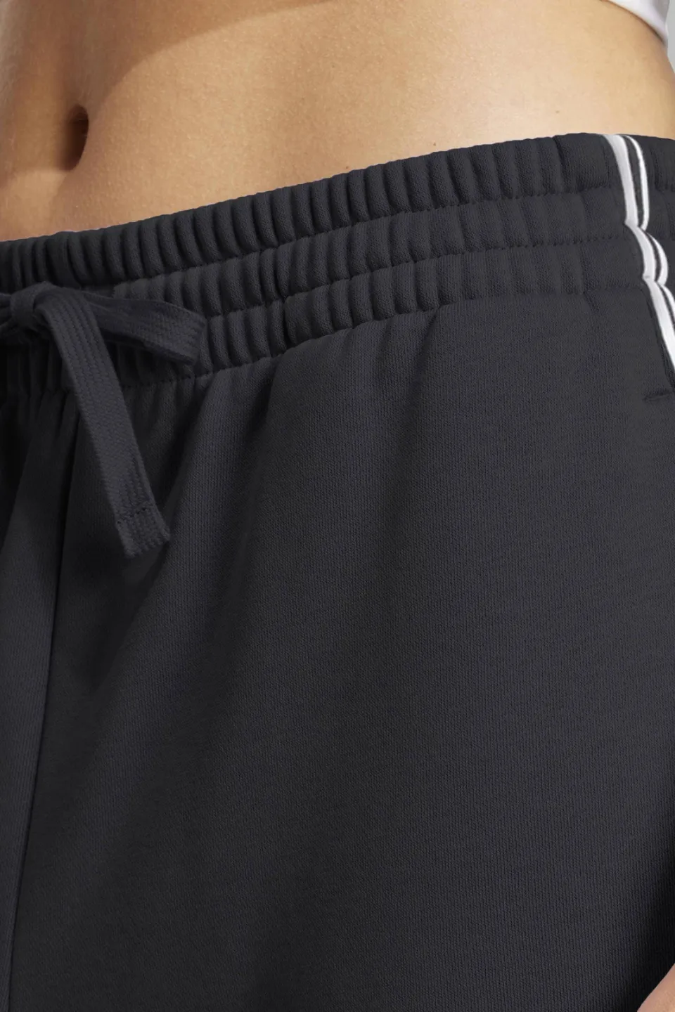 Adidas Essentials 3-stripes cuffed joggingbroek zwart, foto 7