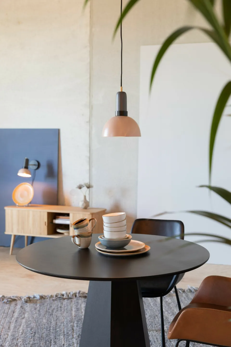 Zuiver Ronde Eettafel 'Pilar' Essenhout, 100cm, kleur Zwart, foto 7