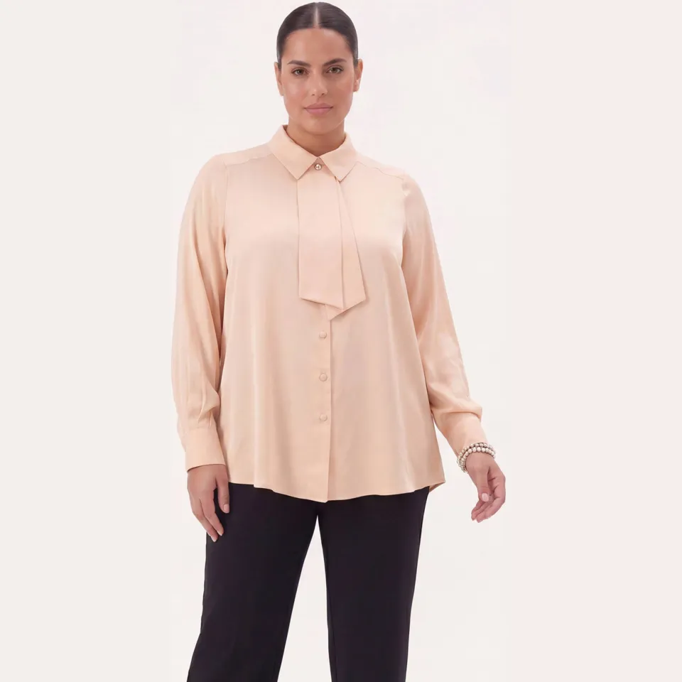 Yoek Satin blouse lichtroze, foto 2