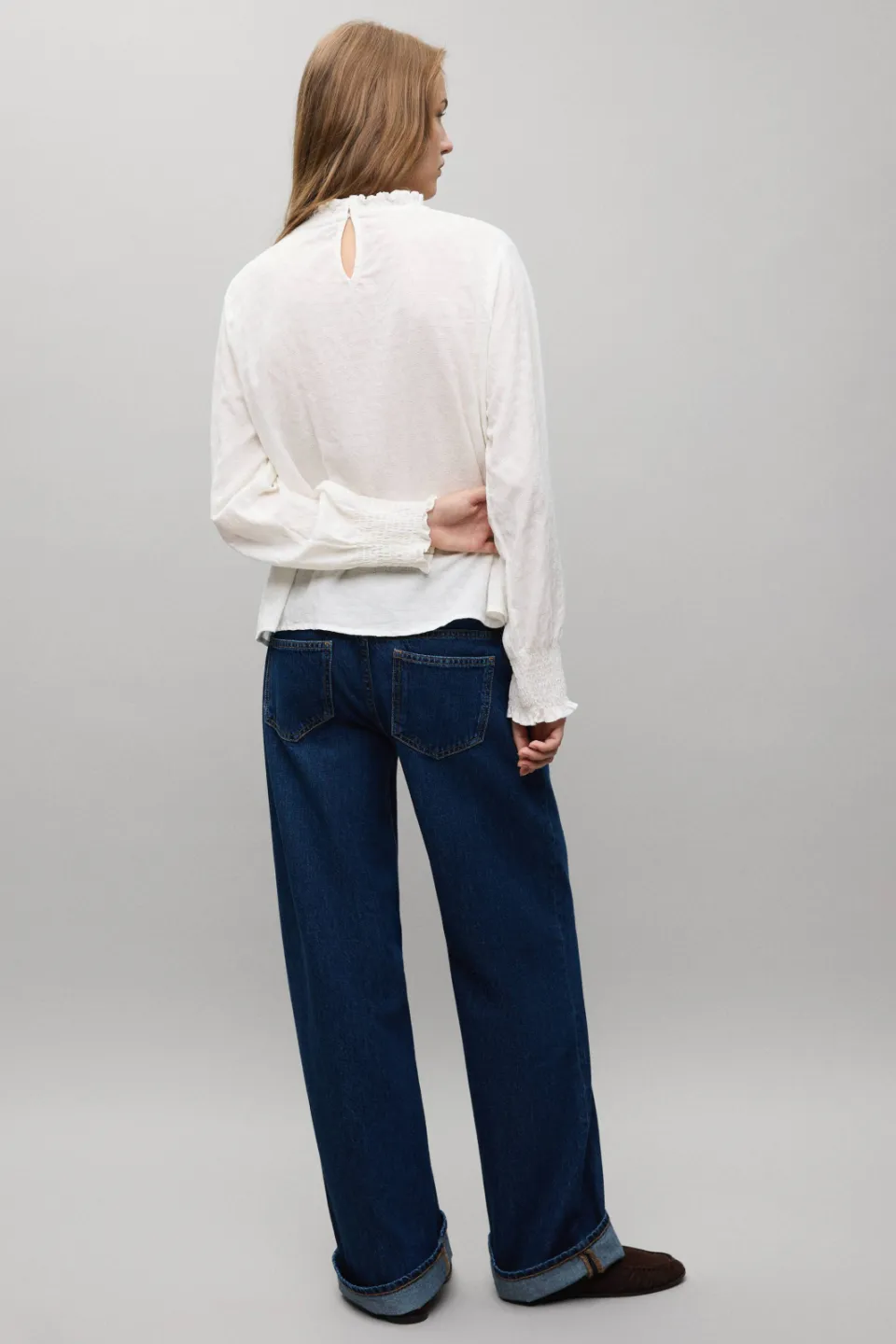 Mango Teen blousetop met smockwerk wit, foto 4