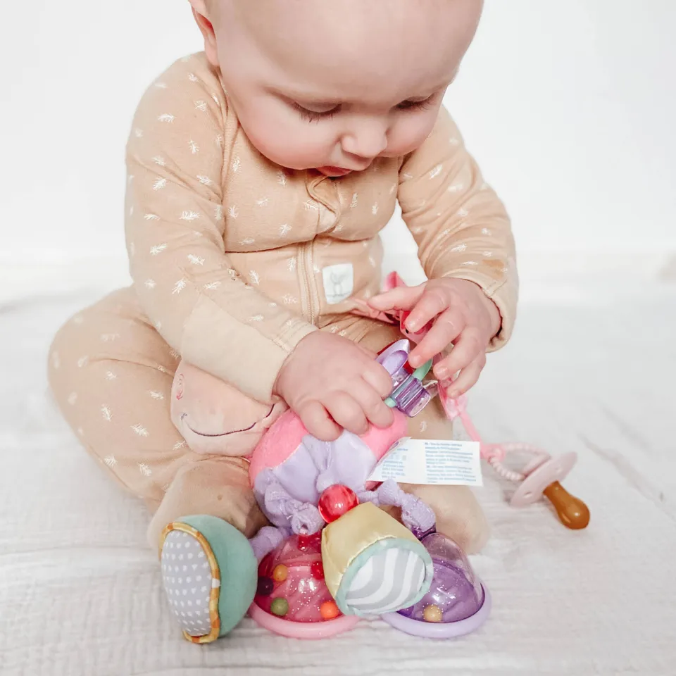 PLAYGRO Eenhoorn Activiteiten rammelaar roze, foto 6